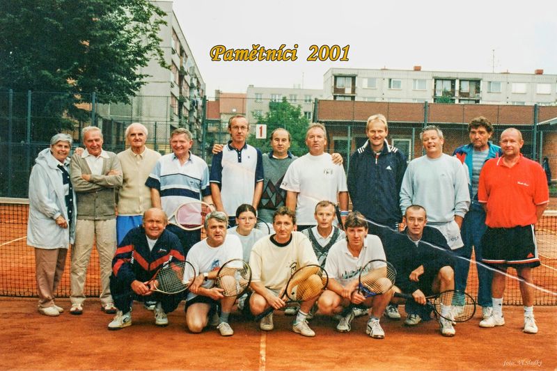 2001-Pamětníci.jpg