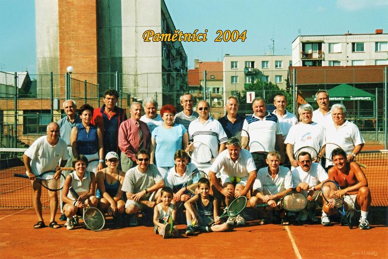 2004-Pamětníci.jpg