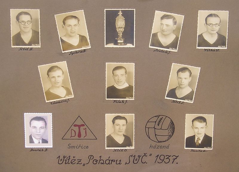 házená DTJ 1937b muži.JPG