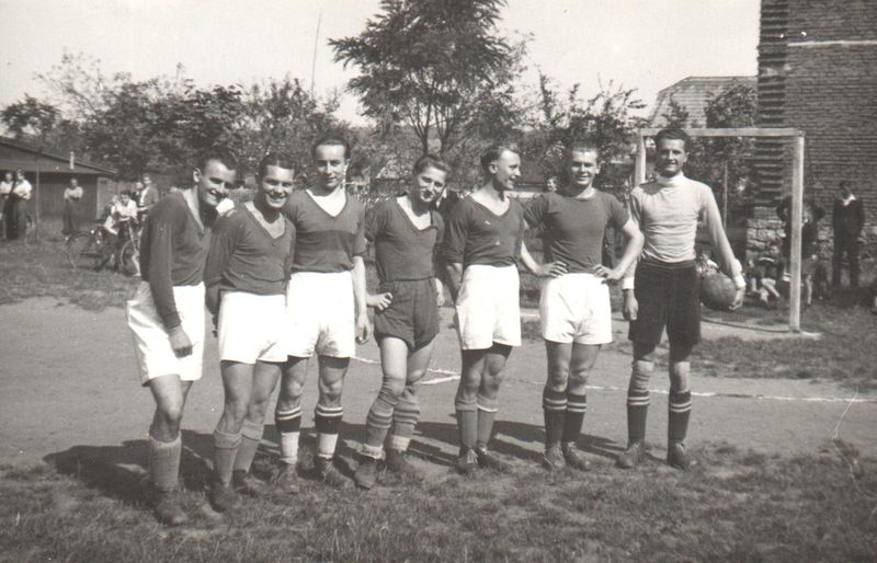 házená Smiřice 1942 muži v Ostroměři.jpg