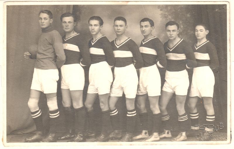 házená Sokol 1930 dorost.jpg